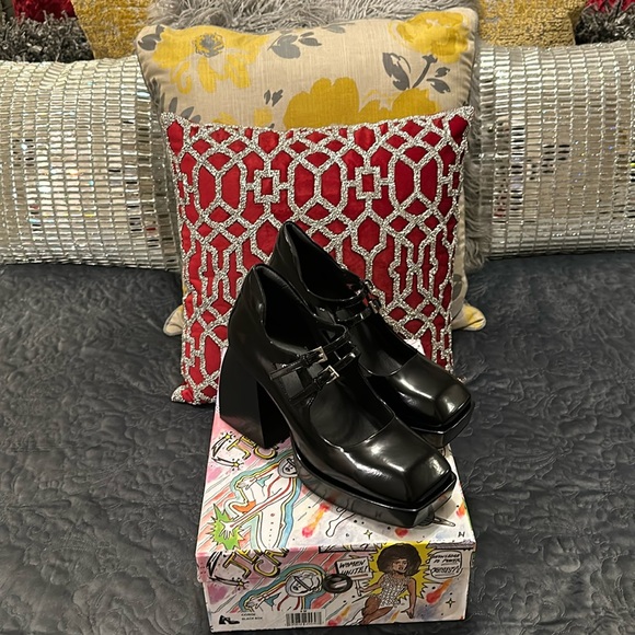 Chunky Heel Mary Janes - Picture 1 of 4